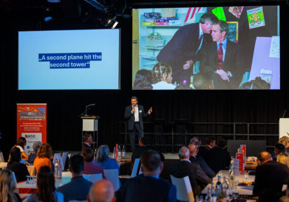 WSD Permanent Security Group BlueRiskIQ präsentiert 50 Jahre BVMW - Wirtschaftstreffen in der Potsdamer Schinkelhalle der BVMW Wirtschaftsregion Berlin Brandenburg